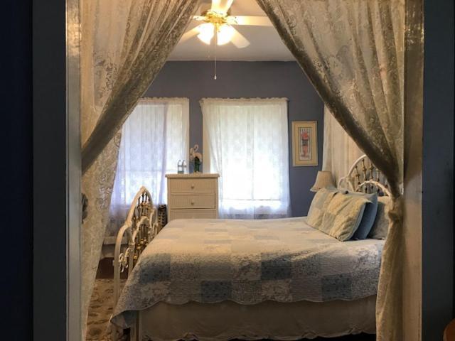 Casa Coquina Del Mar Bed And Breakfast Тайтъсвил Екстериор снимка